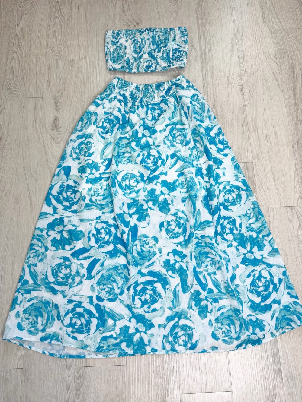 Petal & Pup Ada Two Piece Floral Maxi Skirt Set in Turquoise Blue Size Medium - Picture 2 of 5